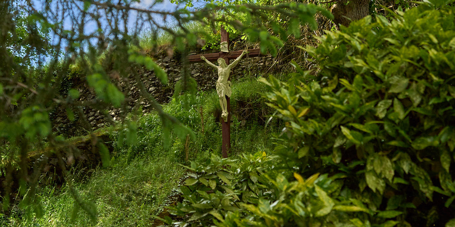 Christ à la Chapelle St-Cyrice Le Truel les Raspes du Tarn en Aveyron