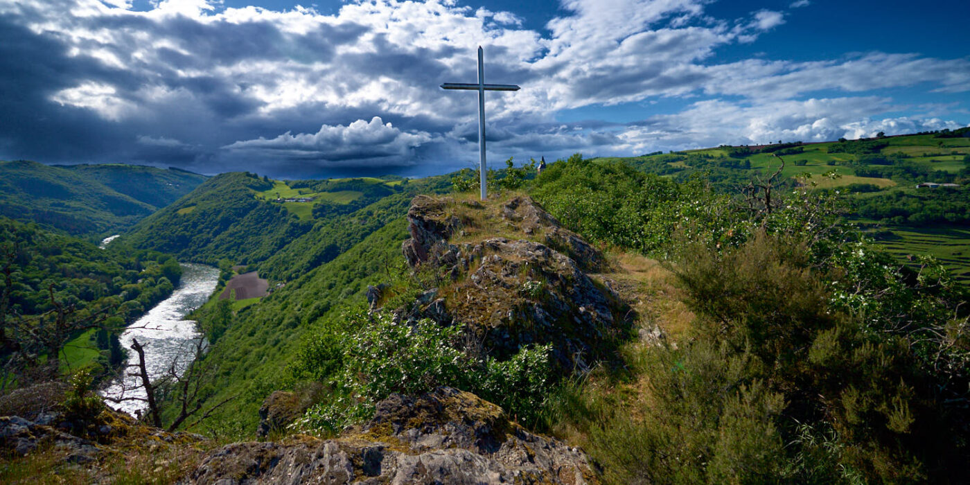 Chemin de crête, Eglise St-Cyrice Broquiès